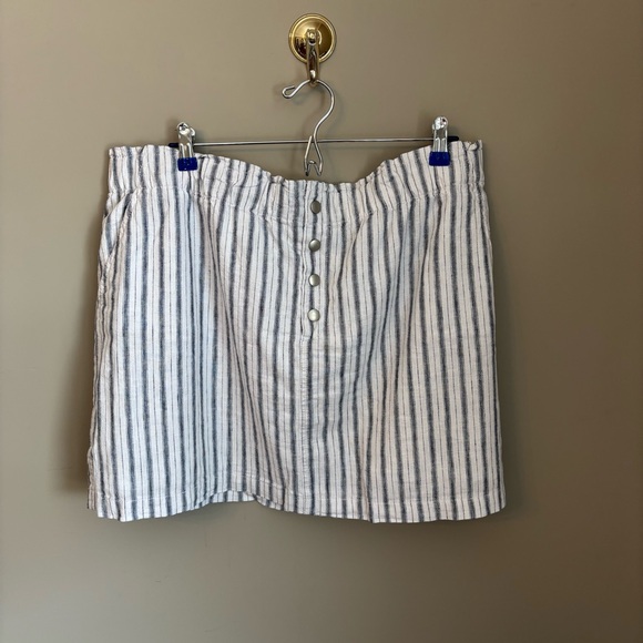 LOFT Dresses & Skirts - LOFT Striped Button-Front Mini Skirt - White & Blue